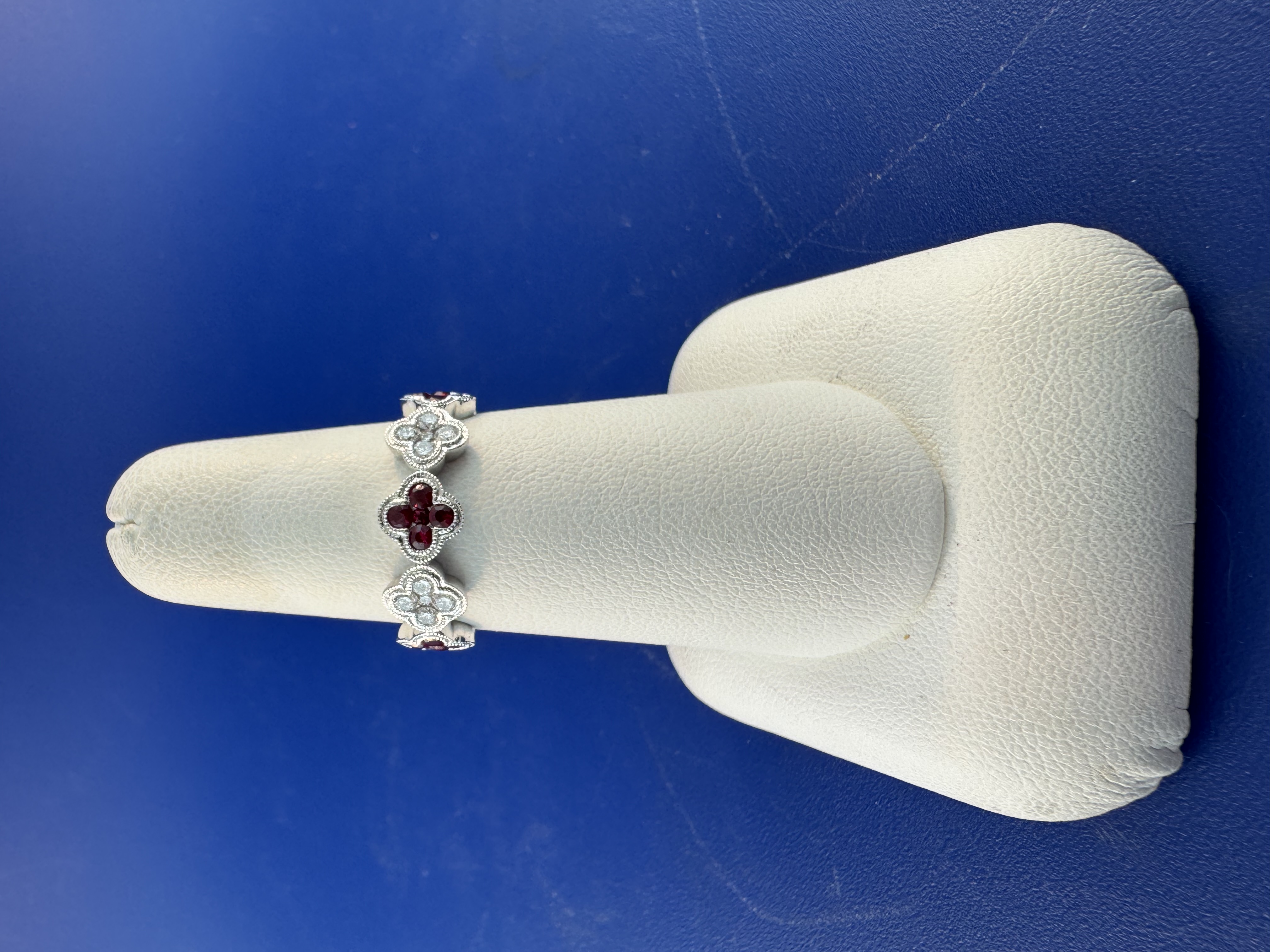 14 kt natural diamond and ruby ring