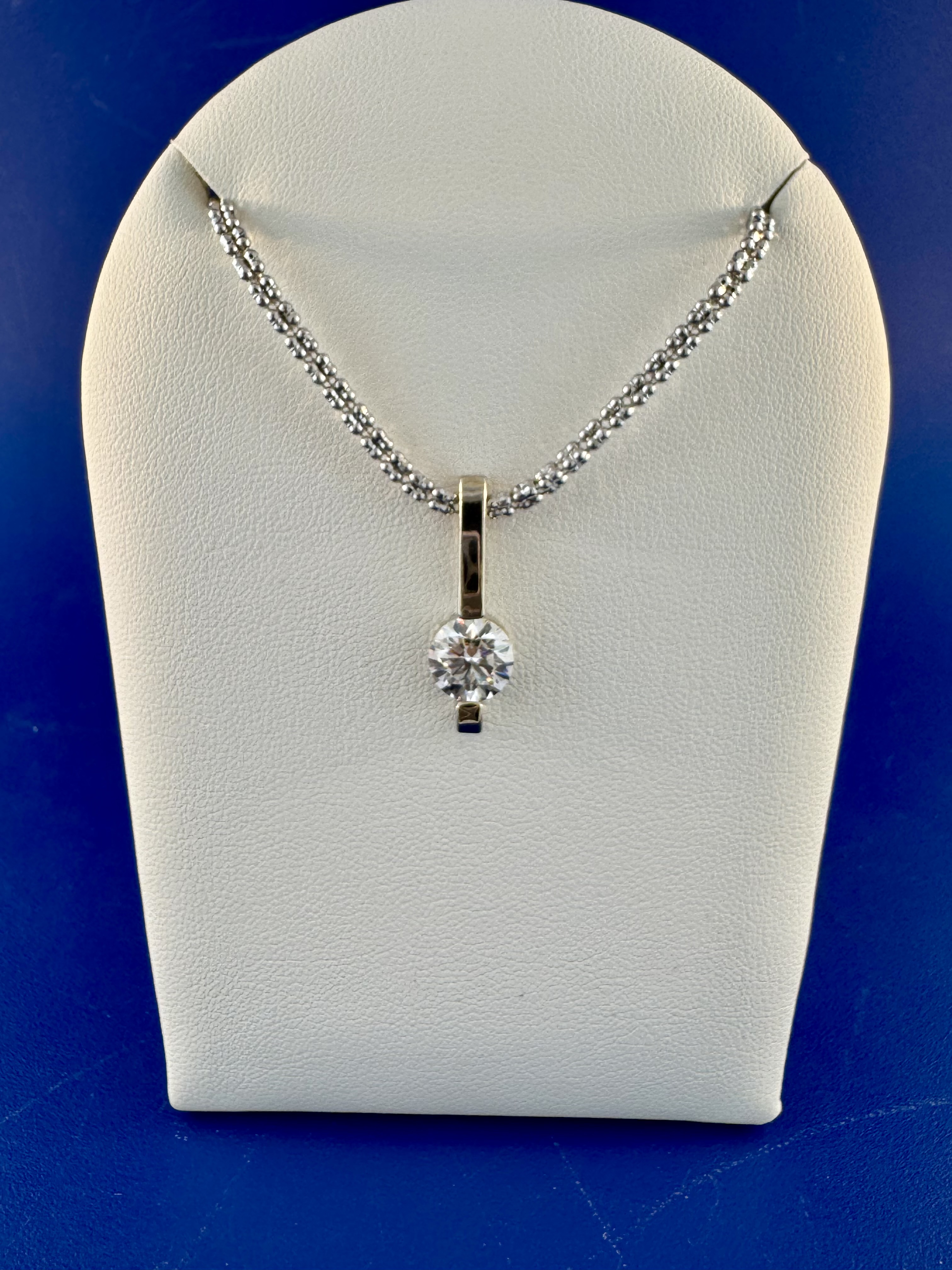 14 kt white gold lab grown diamond pendant 1.91 ct VS1 E