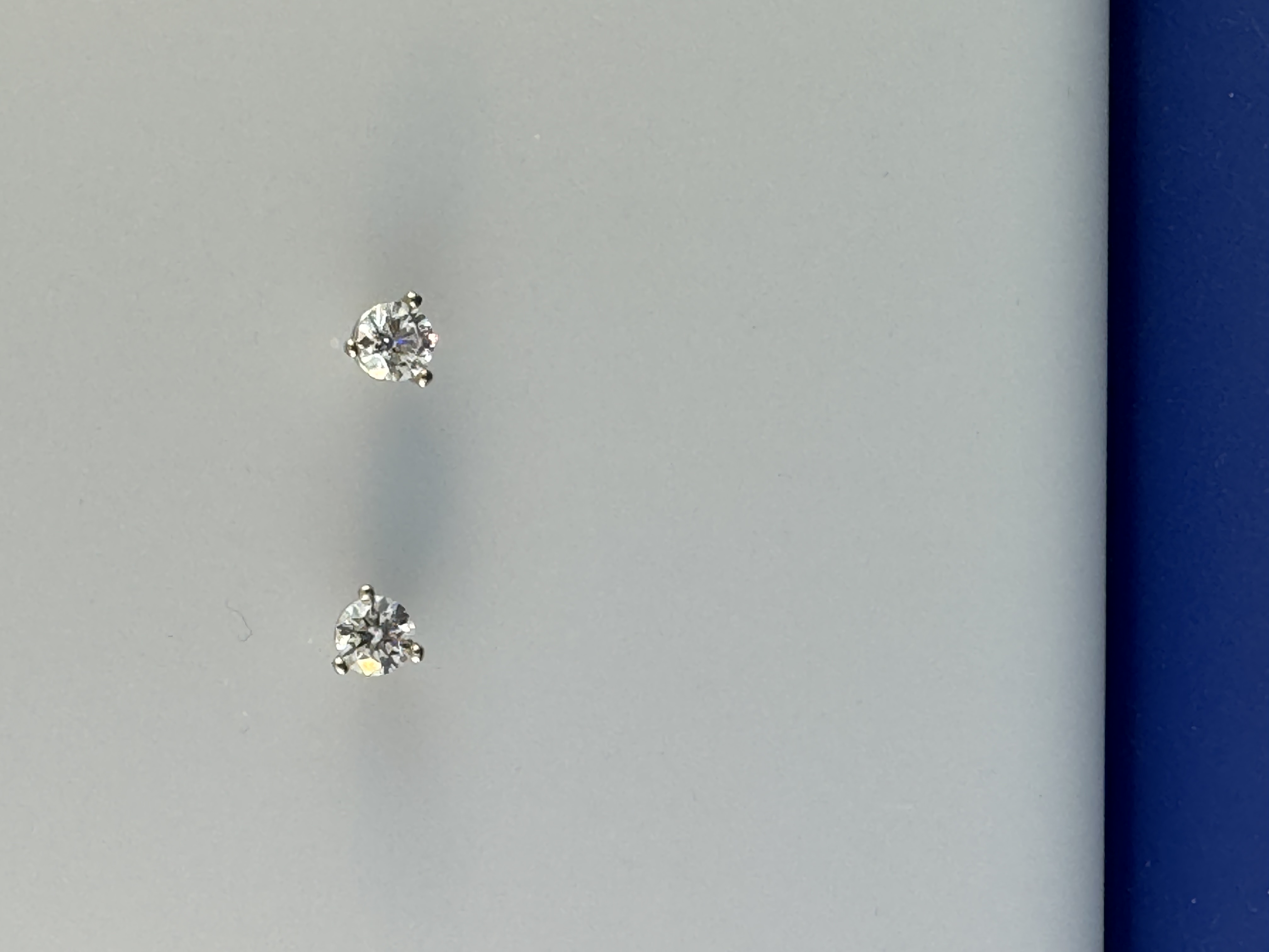 1.03 ct VVS2 D lab grown diamond earrings