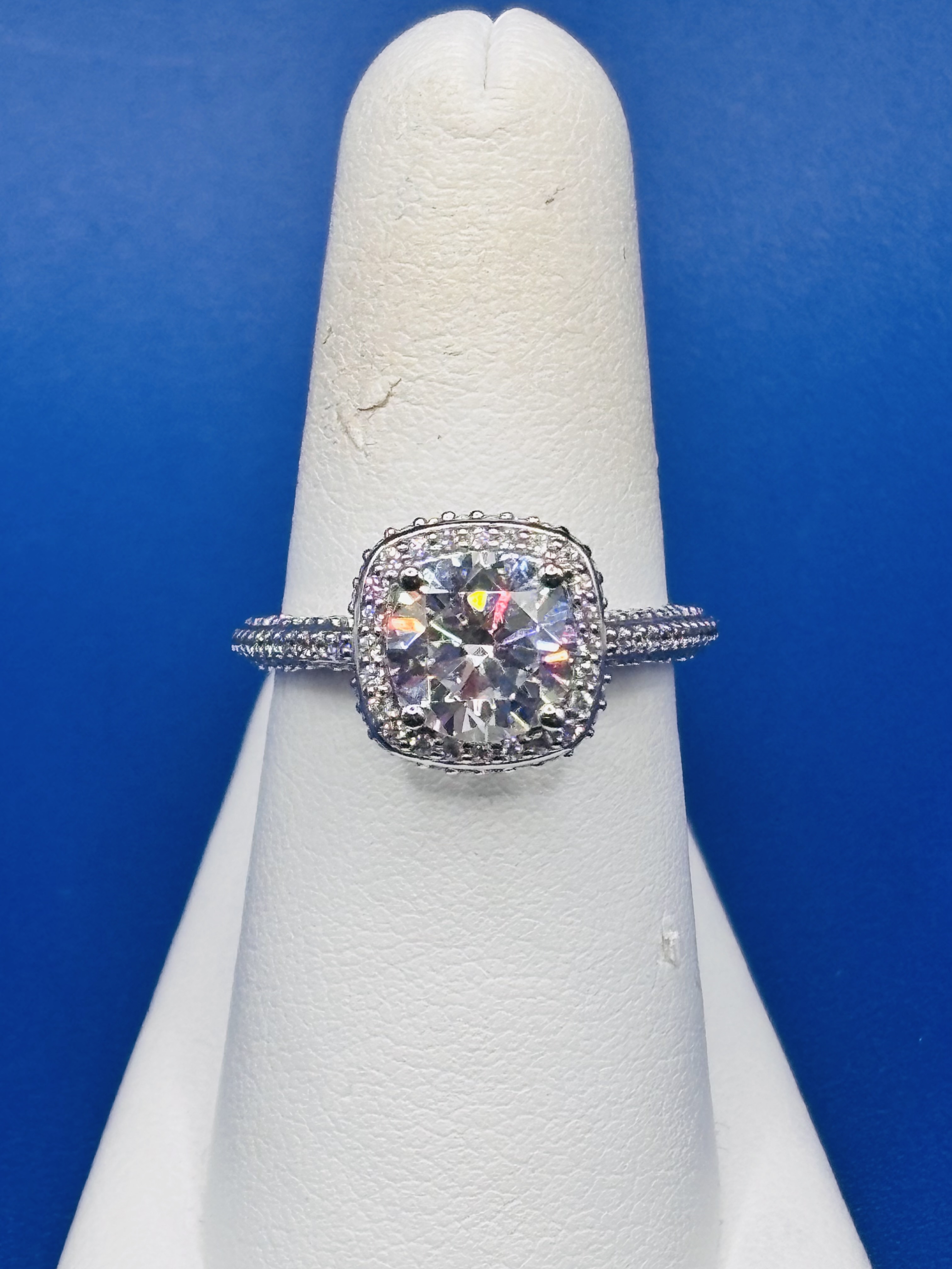 Round Halo Split Shank Semi Mount