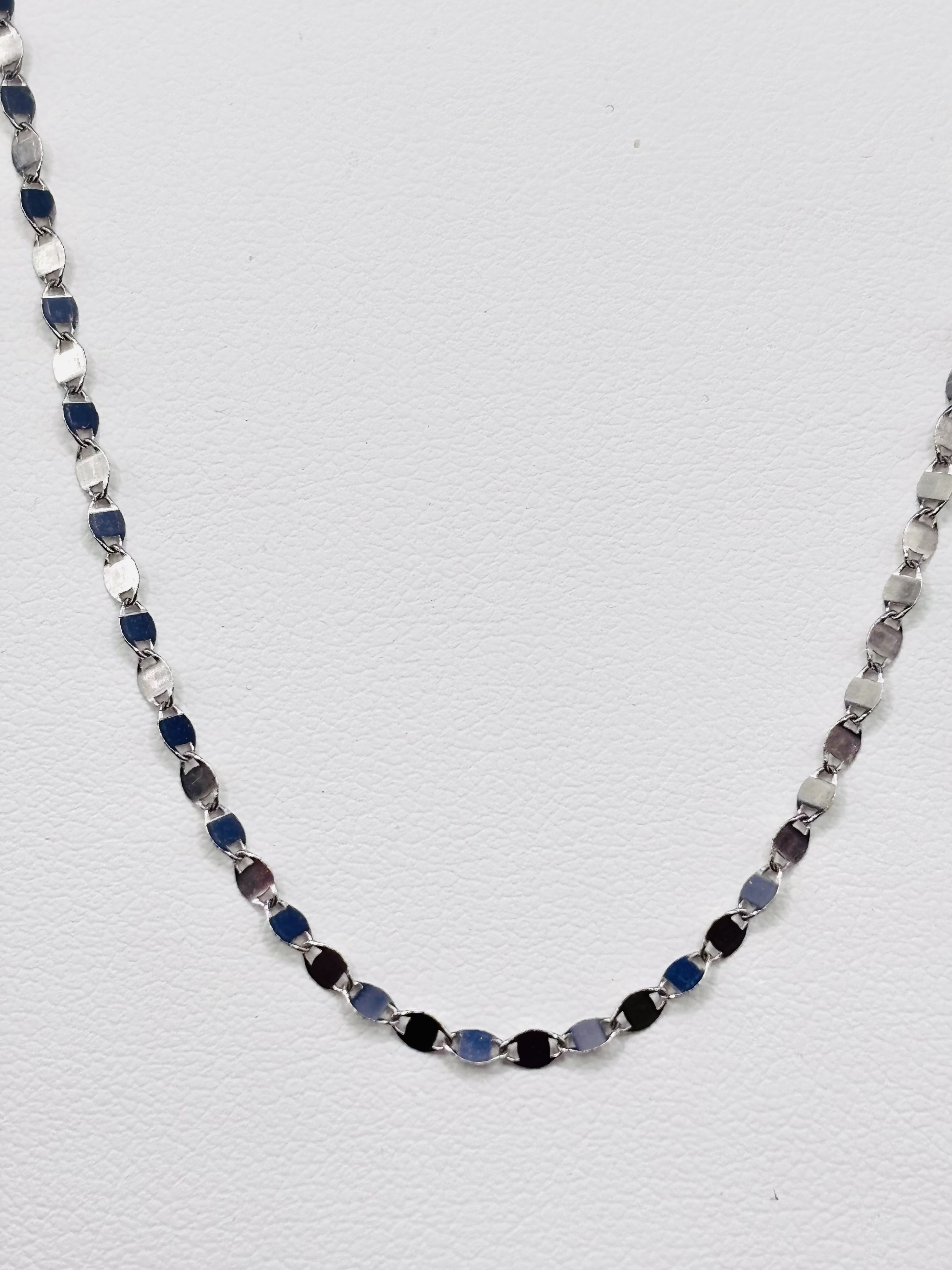 14kt White Gold Mirror Gucci Link 16 Inch alternate view