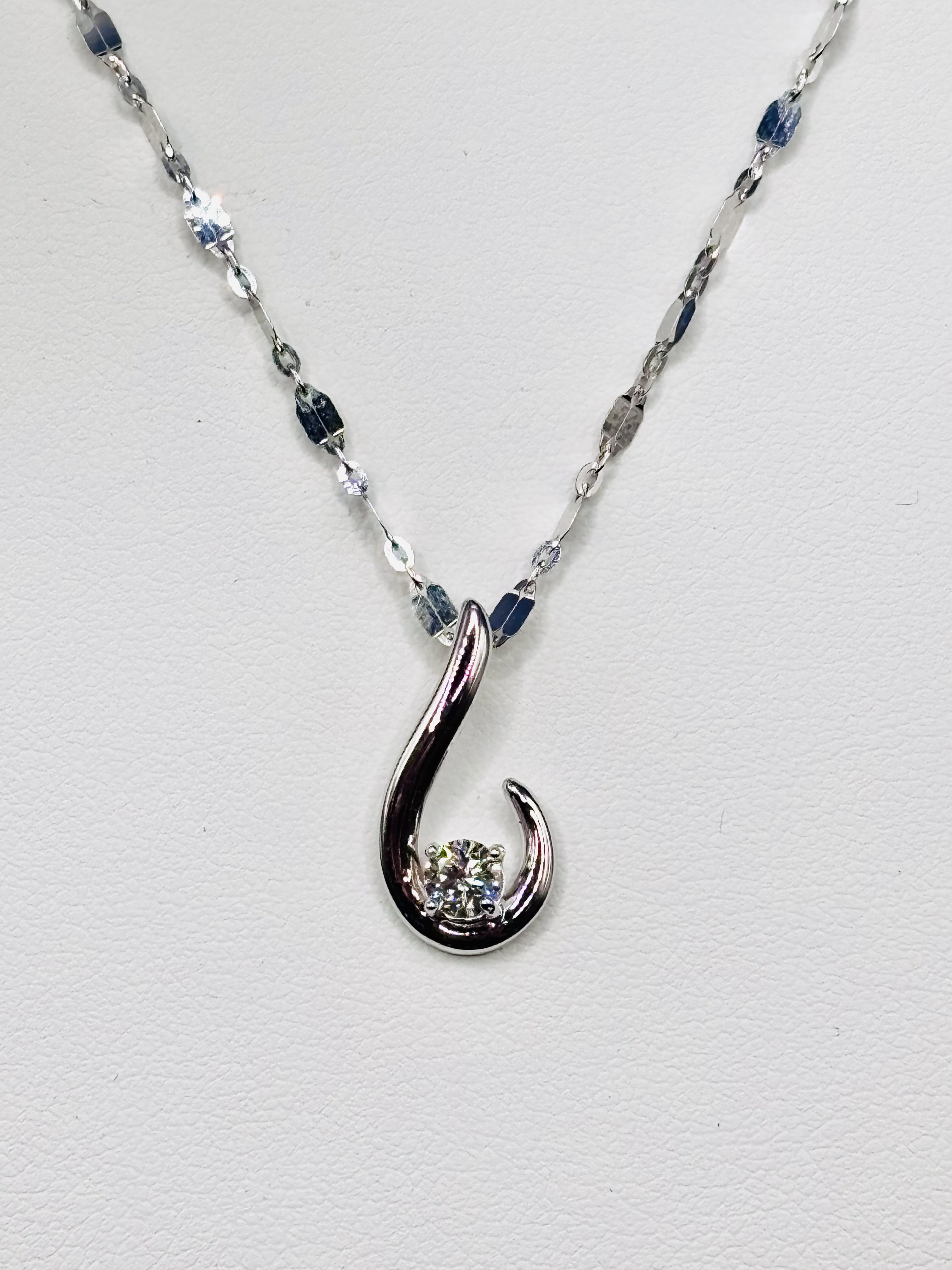 14Kt White Gold Mirror Gucci Link Chain with Diamond Hook Pendant alternate view